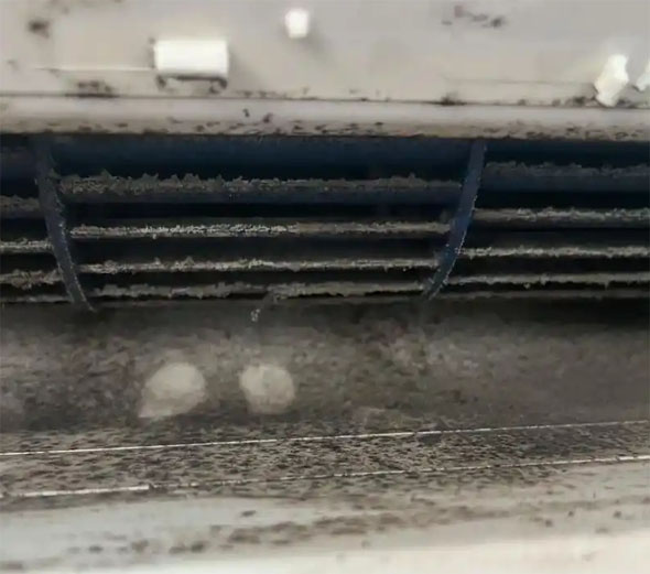 南充空调吹的风有股烧焦味是怎么回事